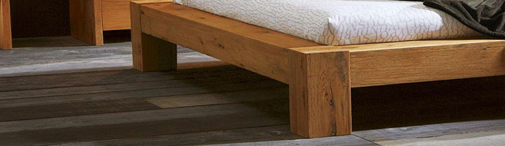 Eiken bed gemaakt van balken