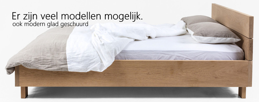 Eiken bed glad geschuurd.