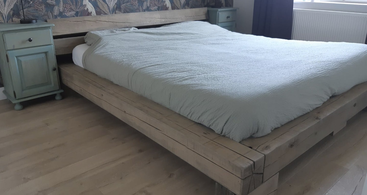 Balkenbed. Massief eiken